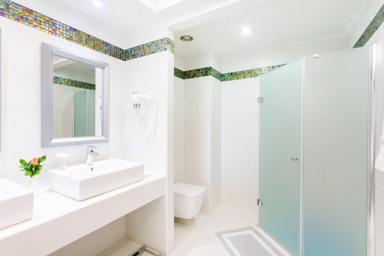 Deluxe Junior Suite with Personal Pool (2-4 Persons)
